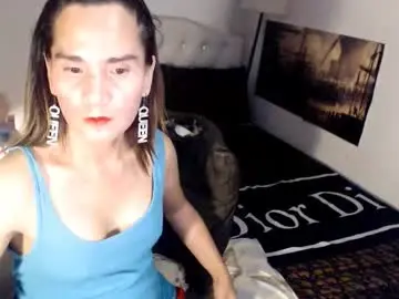 Chaturbate Live Sex Cam of xqueenyasiandomcumx