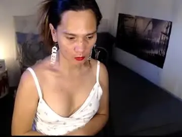 Chaturbate Free Porn Cam of xqueenyasiandomcumx