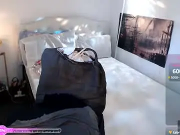 Chaturbate Live Sex Cam of xqueenyasiandomcumx