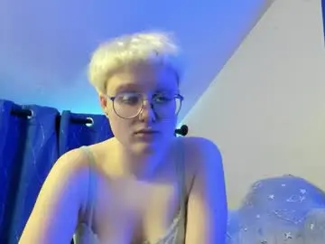 Chaturbate Nude Webcam of sparkling_water_hate_club