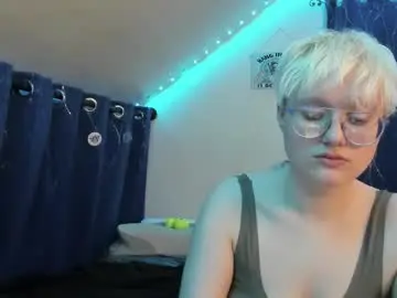 Chaturbate Live Sex Cam of sparkling_water_hate_club