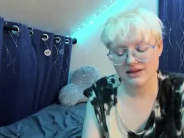 Chaturbate Free Porn Cam of sparkling_water_hate_club