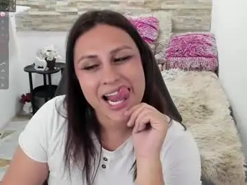 Chaturbate Live Sex Cam of analia_01
