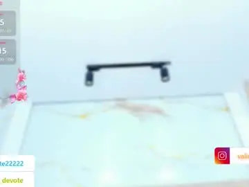 valirya_devote from chaturbate