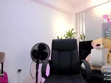 Chaturbate Live Porn of lily_cash1