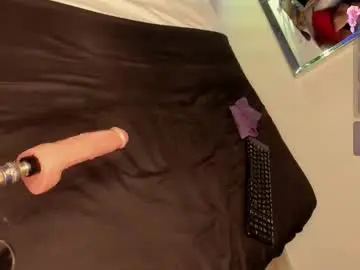 Chaturbate Live Sex Cam of _vennuss_