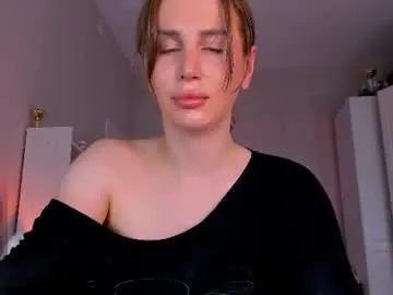 Chaturbate Live Sex Cam of kira_sunrise