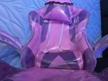 Chaturbate Live Sex Cam of milk_max18