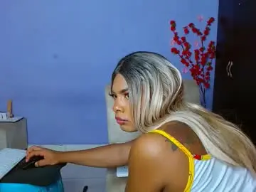 eletrabrowns from chaturbate