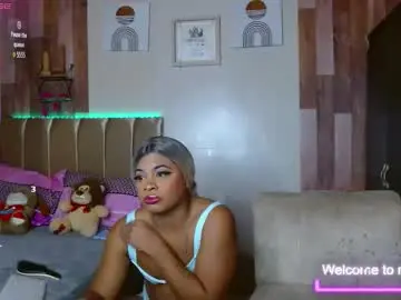 Chaturbate Live Sex Cam of eletrabrowns