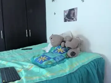 mensia_hernandez from chaturbate
