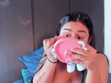 Chaturbate Free Live Porn of mensia_hernandez