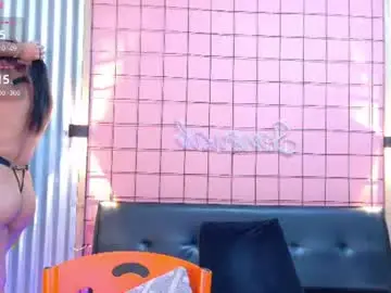 Chaturbate Live Sex Cam of mensia_hernandez