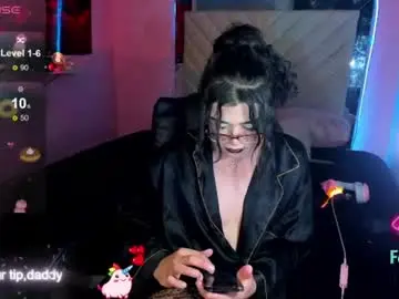 Chaturbate Watch Live Sex Cams of michellevanss22