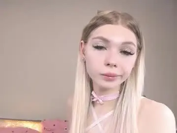 Chaturbate Adult Video Chat of blondy_fina