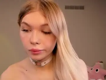 Chaturbate Live Sex of blondy_fina