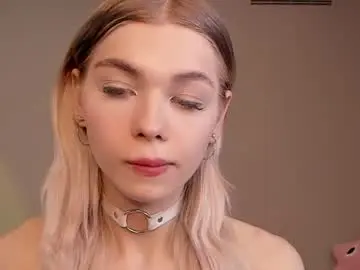 Chaturbate Adult Video Chat of blondy_fina