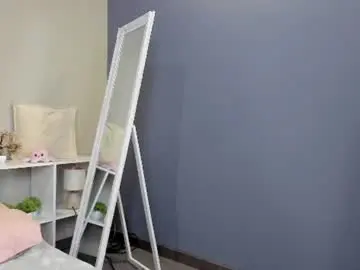 Chaturbate Live Sex Cam of blondy_fina
