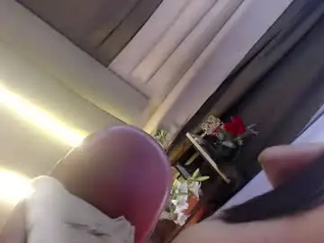 Chaturbate Live Sex Cam of hot_chelly