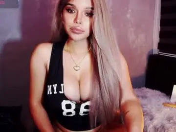 Chaturbate Free Porn Cam of hotsexyhugetrans