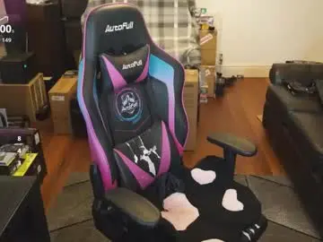 Chaturbate Live Sex Cam of kelseycobalt