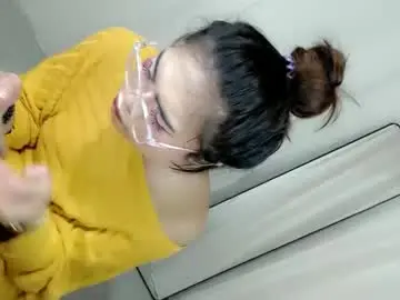 Chaturbate Watch Live Sex Cams of xchinita_kyanggx