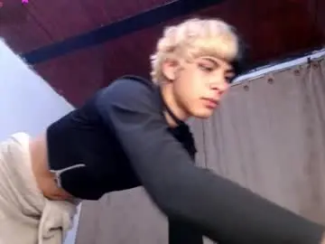 Chaturbate Best live sex cam show of darasweet20