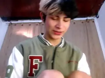 Chaturbate Best live sex cam show of darasweet20