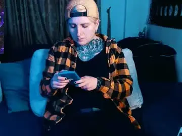 Chaturbate Live Sex Cam of ftmblueyes