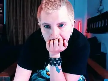 Chaturbate Adult Video Chat of ftmblueyes