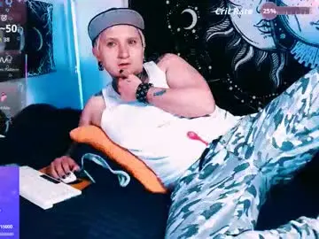 Chaturbate Live Sex Cam of ftmblueyes