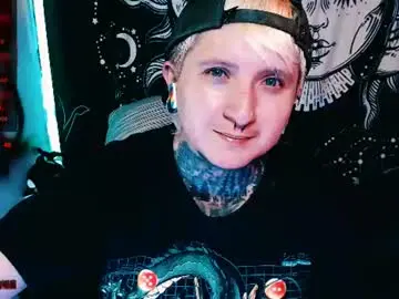 ftmblueyes from chaturbate