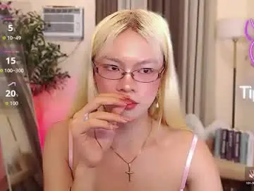 Chaturbate Nude Webcam of midnight_muse_18