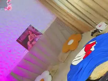 Chaturbate Live Sex Cam of lexisdior