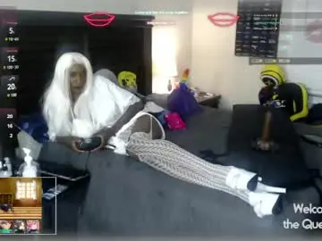 Chaturbate Adult Video Chat of queenofwhiteice