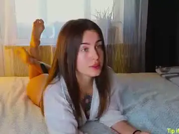 Chaturbate Adult Webcams of tinnymollys01