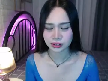 Chaturbate Free Porn Cam of hoelymolly