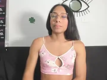 Chaturbate Live Sex Cam of emilygomezz