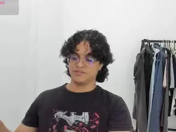 Chaturbate Live Sex Cam of dan_blous