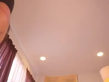 Chaturbate Live Sex Cam of pretties_nay