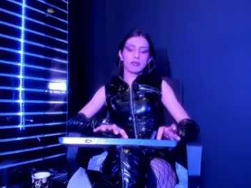 Chaturbate Live Sex Cam of victoria_badgal