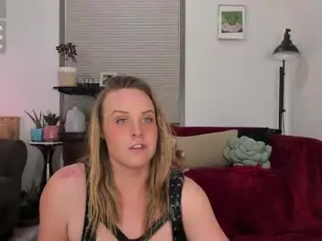 Chaturbate Sex Cam of ladyboyhomemaker