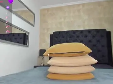 Chaturbate Live Sex Cam of layla_mackenzie01