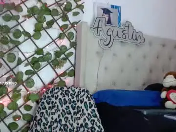 Chaturbate Live Porn of sofia_cummings