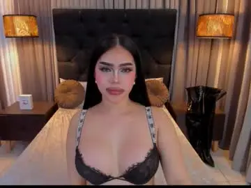 Chaturbate Live Sex of hennessygoddess69