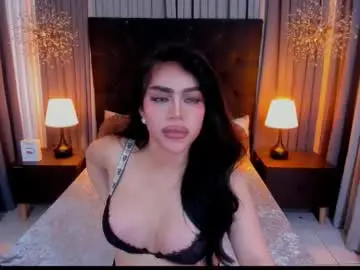 Chaturbate Live Sex Cam of hennessygoddess69