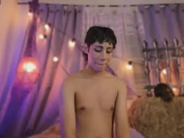 Chaturbate Live Sex Cam of matias_skinny