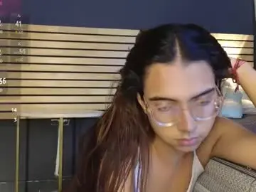 Chaturbate Live Sex Cam of sarasaenz_99