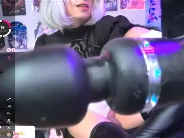 Chaturbate Live Sex Cam of snowblack_