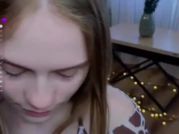Chaturbate Live Sex Cam of crystaldiva01